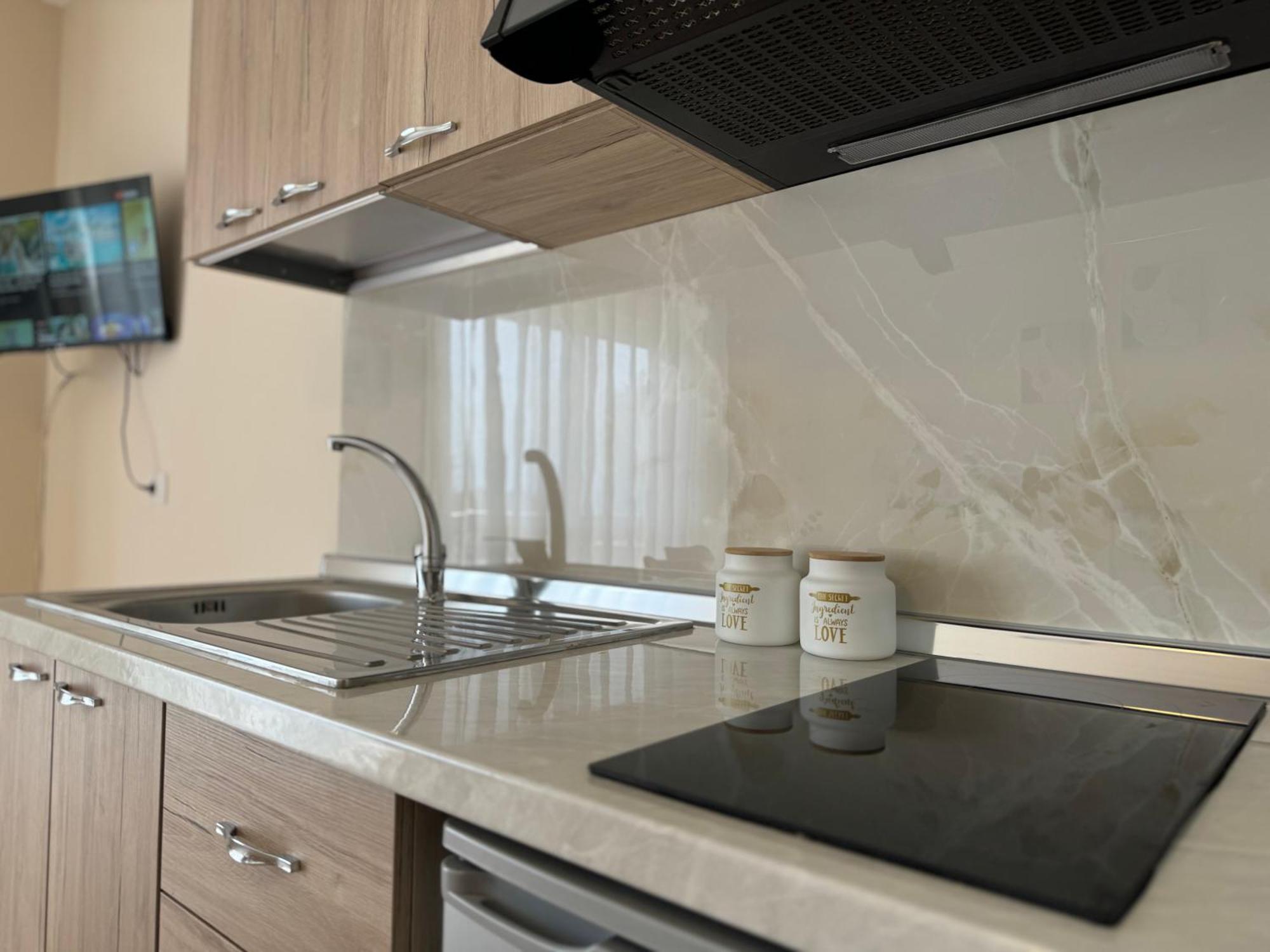 Sea & Gardenview Apartments Дуррес Екстер'єр фото