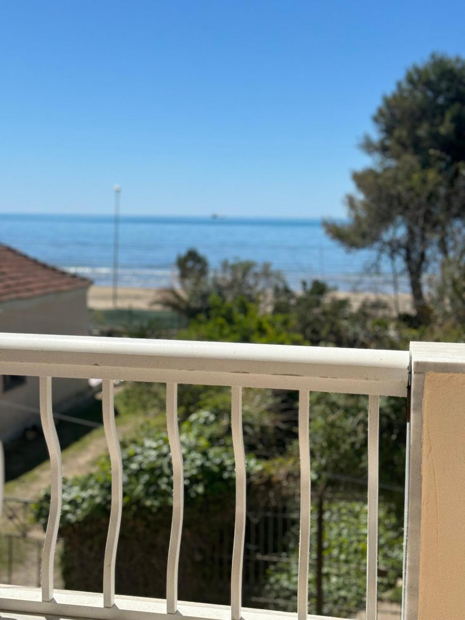Sea & Gardenview Apartments Дуррес Екстер'єр фото