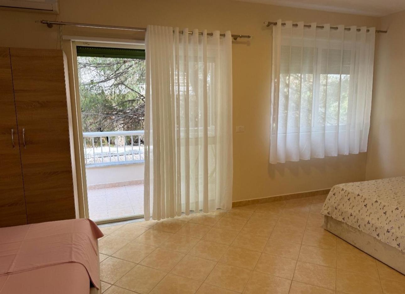 Sea & Gardenview Apartments Дуррес Екстер'єр фото